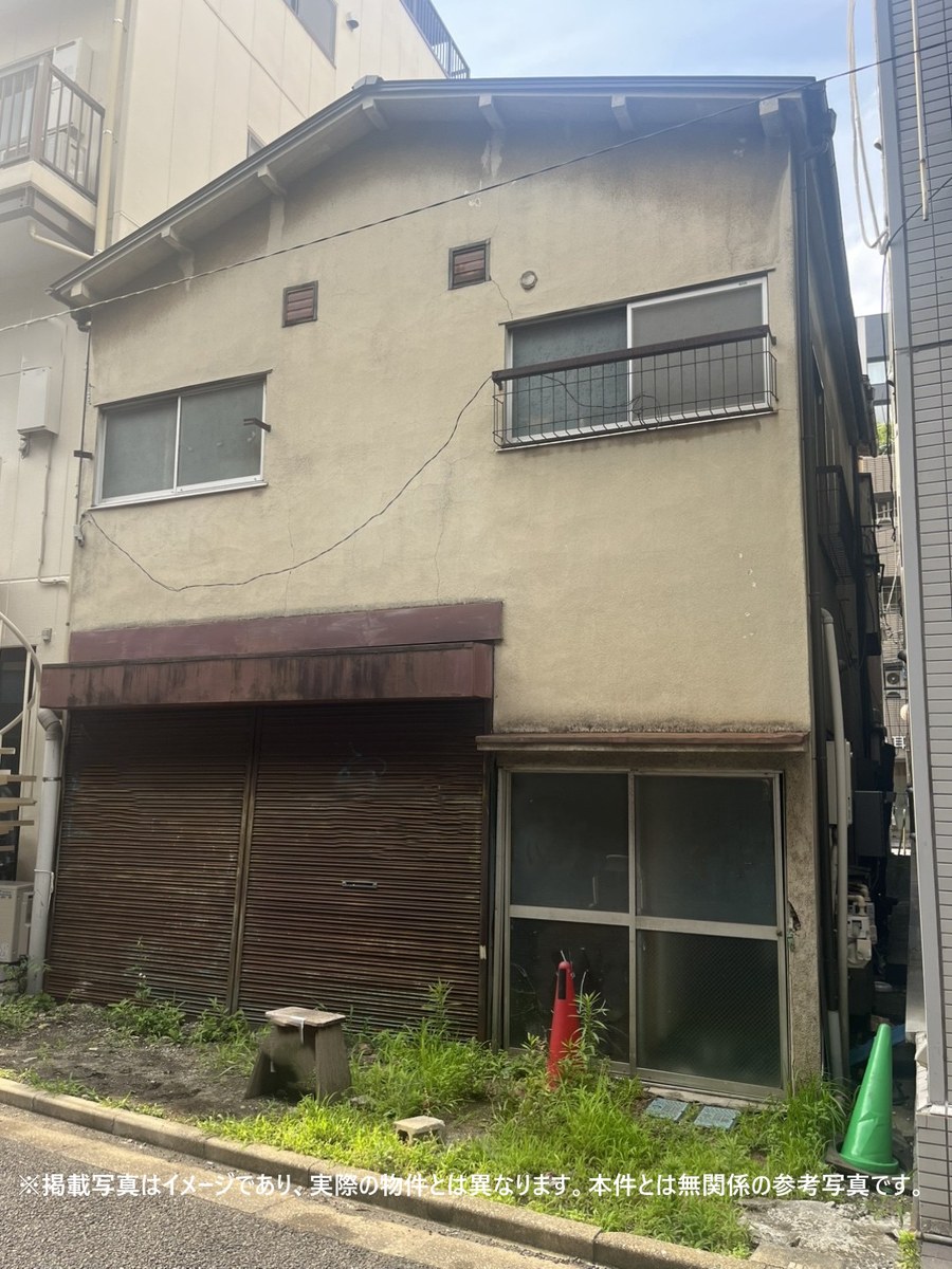 隣家と壁を共有する連棟式店舗のイメージ